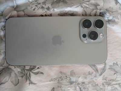 Apple iPhone 16