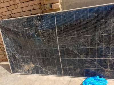 Jinko 585W N-Type Solar Plate - Cracked Glass, Cells OK 35V+