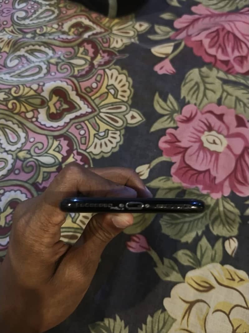 Apple iPhone 7 Plus 3