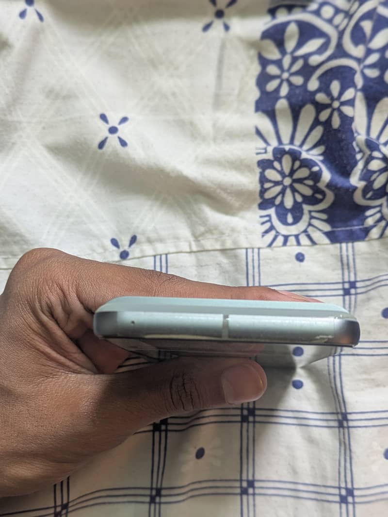 Google Pixel 8 6