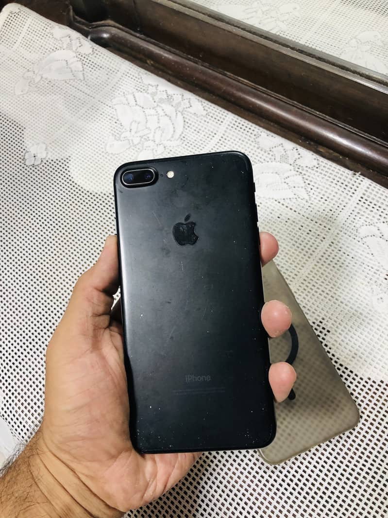 Apple iPhone 7 Plus 1