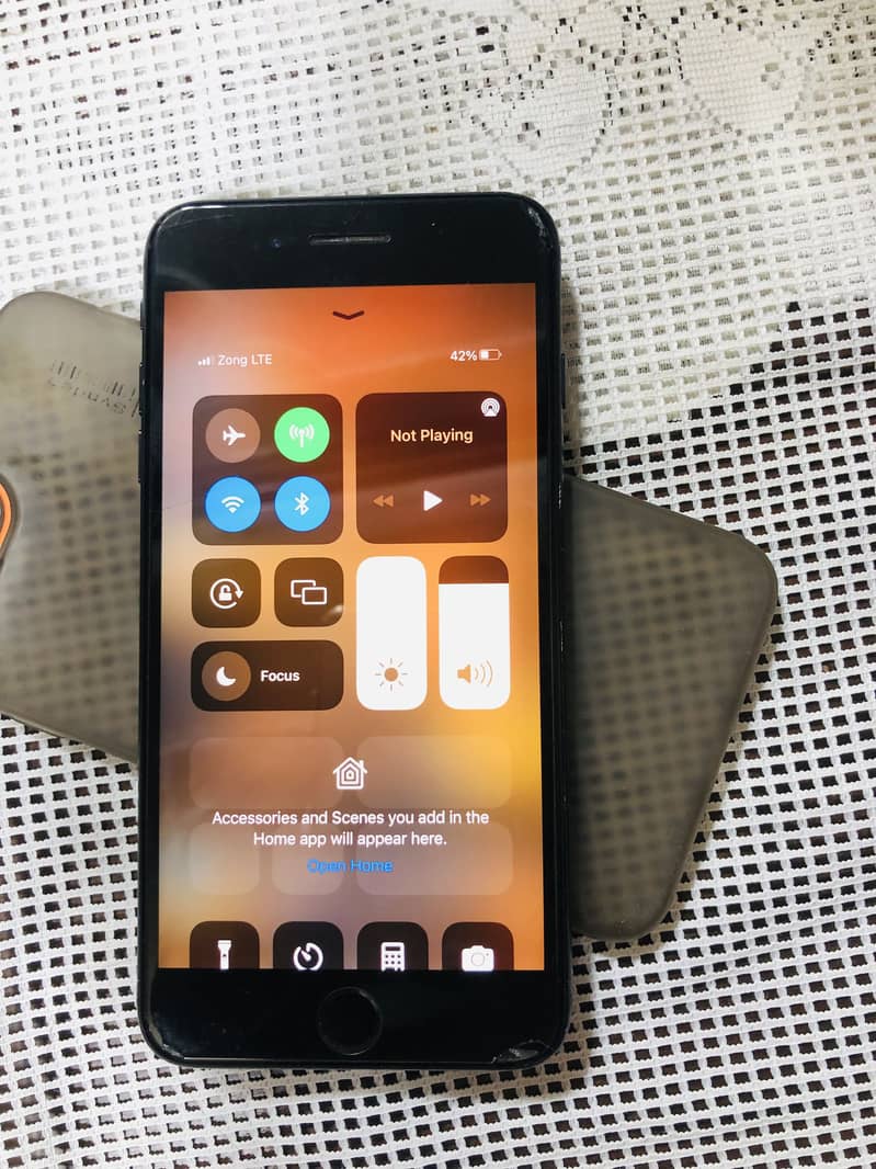 Apple iPhone 7 Plus 2