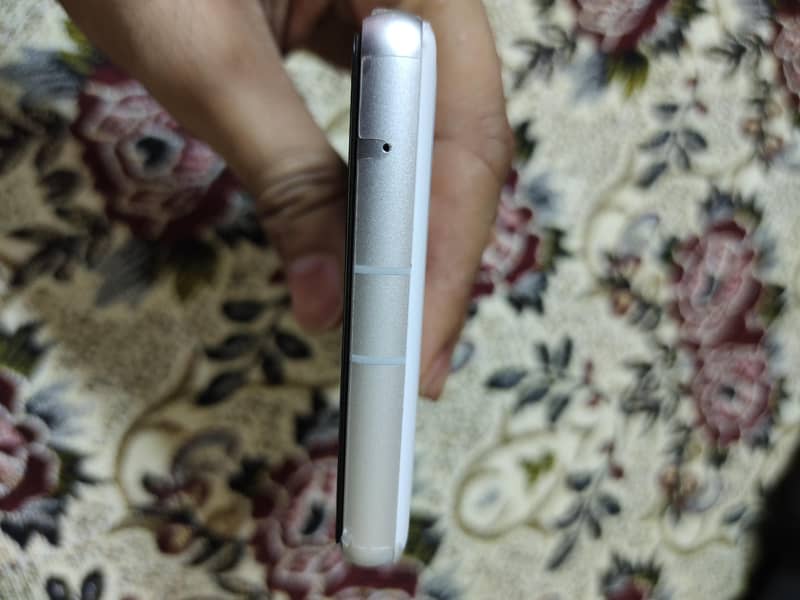 Google Pixel 7a 2