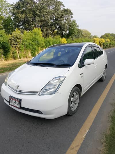 Toyota Prius 2010/13 Better then Alto, cultus,corola etc