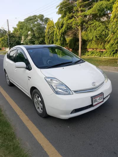 Toyota Prius 2010/13 Better then Alto, cultus,corola etc