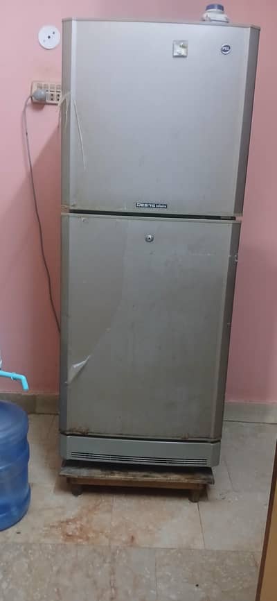 pel refrigerator good condition
