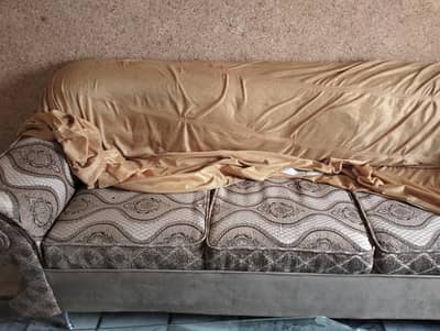 7 seater soafa set. Golden cover