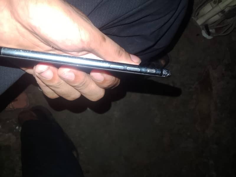 Apple iPhone 7 2