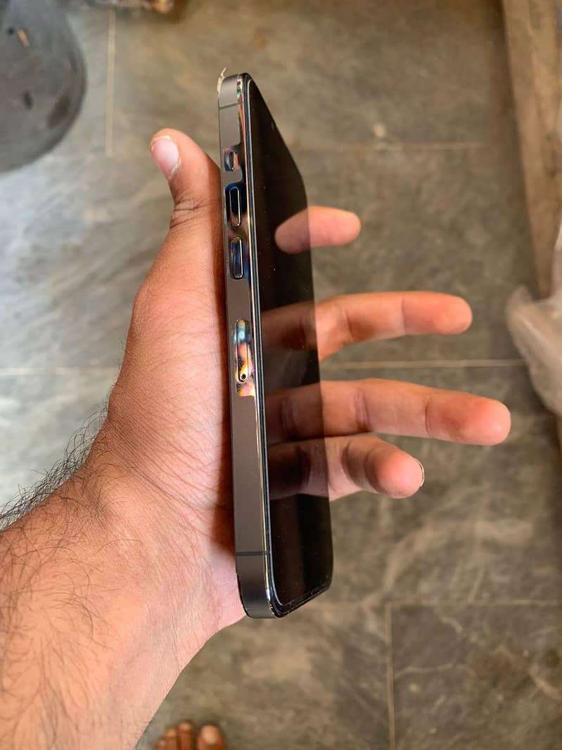 iphone 13 pro 2