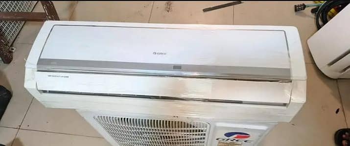 Gree 1.5 ton Dc inverter heat and cool totally genuine good condition