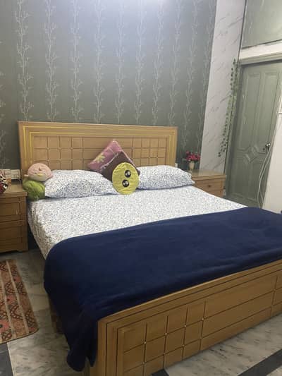 King size bed