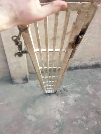 Jangla jo ghar k bahir pani k ikhraj klaiy lgaty hy Water dispenser f