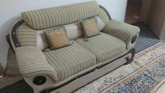 5 seater sofa set used 8/10 condition