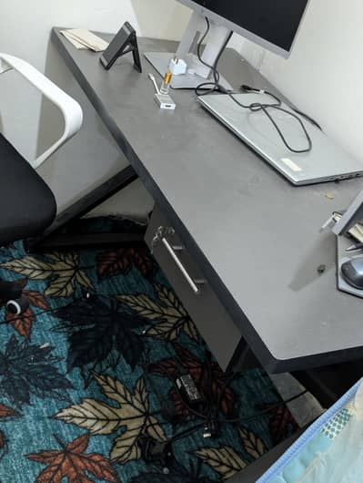 Office chair and Office table for sale, Almost new