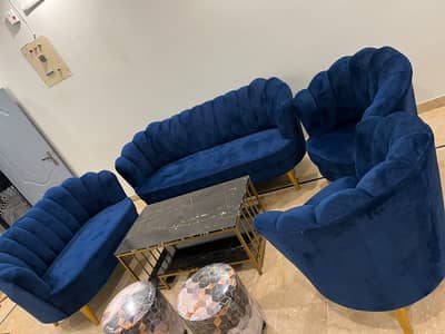 7 seater sofa and table 4 sotll