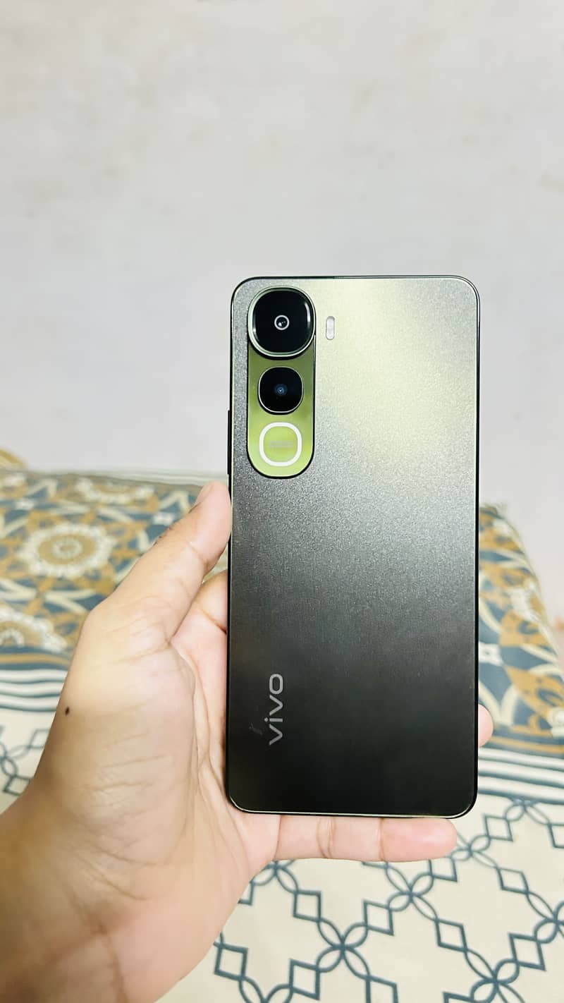 Vivo Y400 1