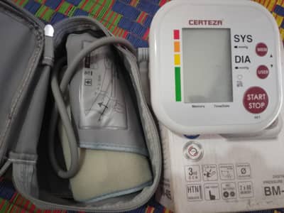 Digital blood pressure monitor
