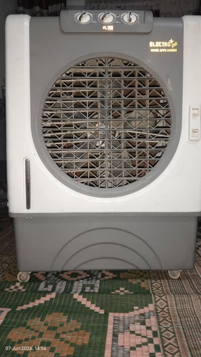 Room cooler.
