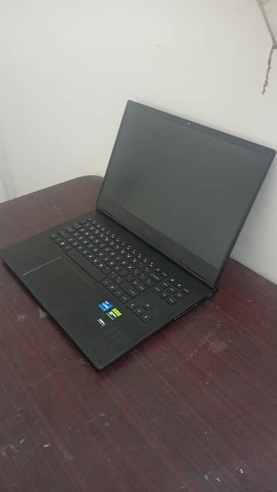 HP omen 16 - New - Rtx 4060 - i7 14700hx- 16gb ram