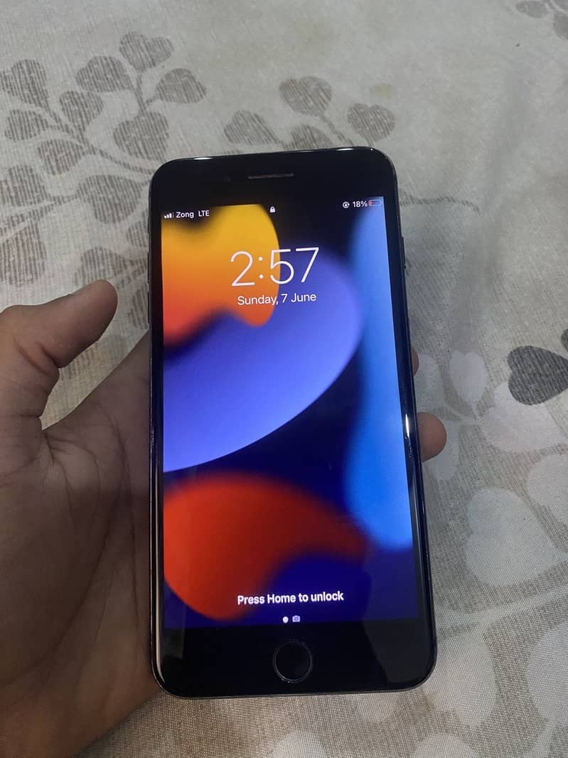 Apple iPhone 7 Plus 1