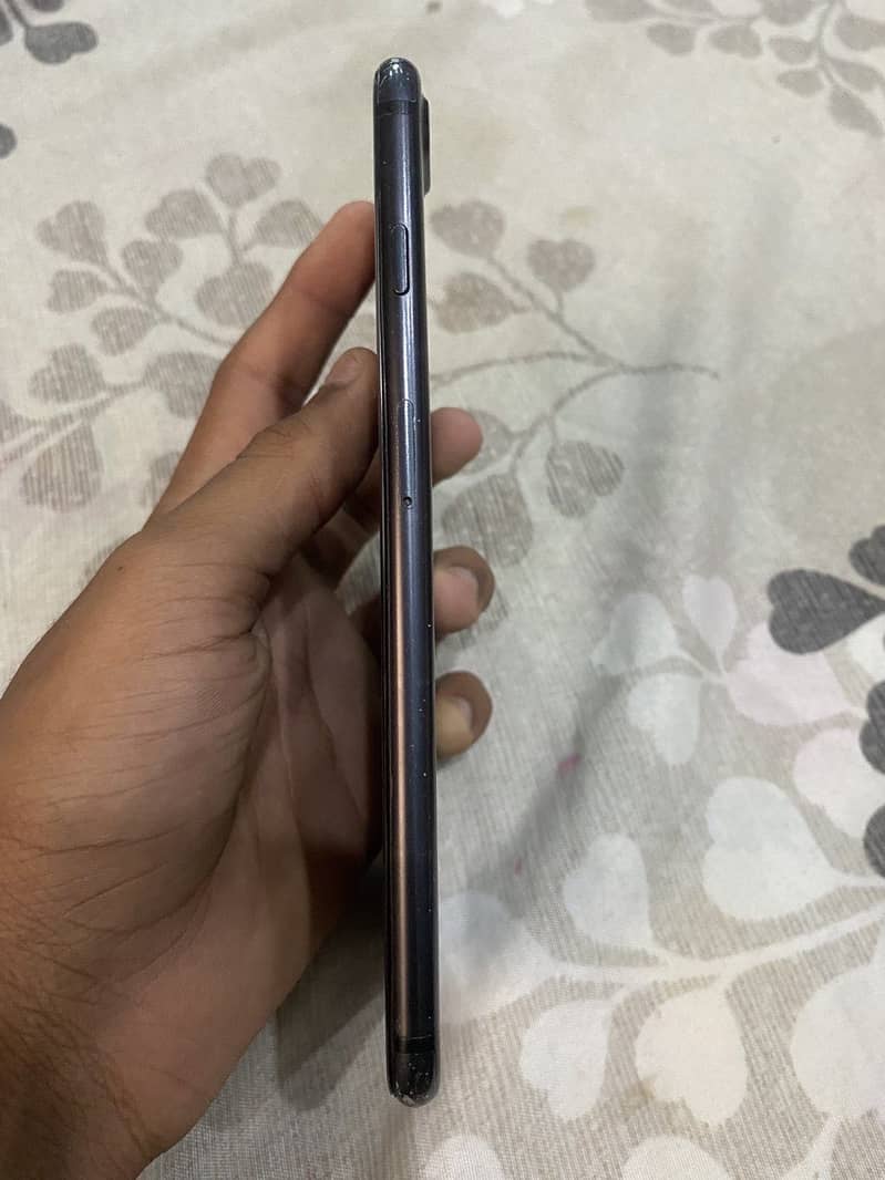 Apple iPhone 7 Plus 2