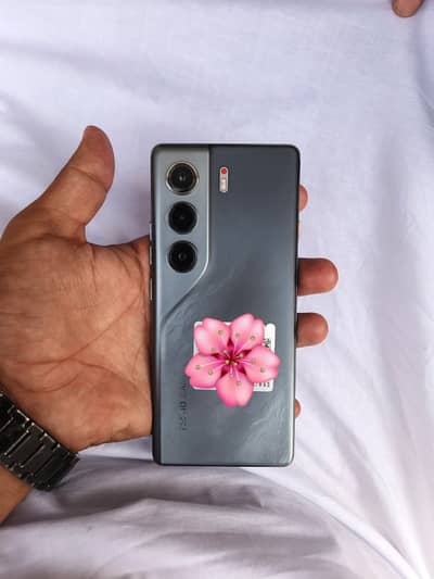 Tecno CAMON 40 Pro