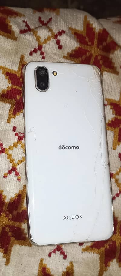 Sharp Aquos R2