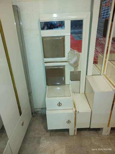 new 3piece bedroom set white oak polish. . . . urgent sale