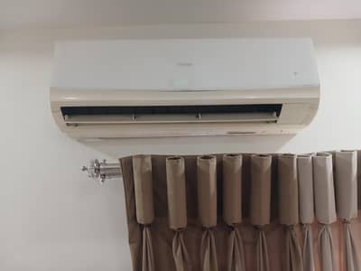 Haier 1 Ton AC (Non-Inverter) in excellent condition for sale