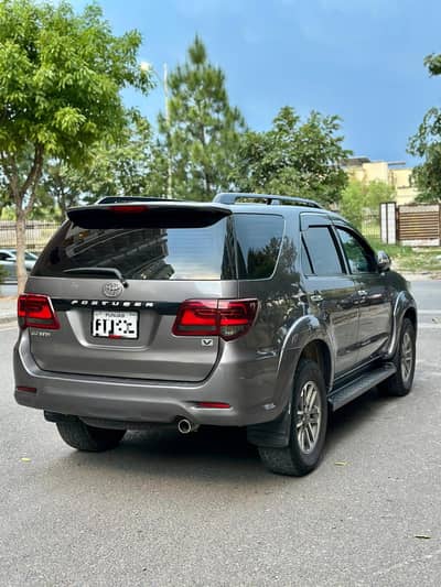Toyota Fortuner 2013