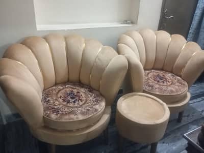 flower chair only 1 month use