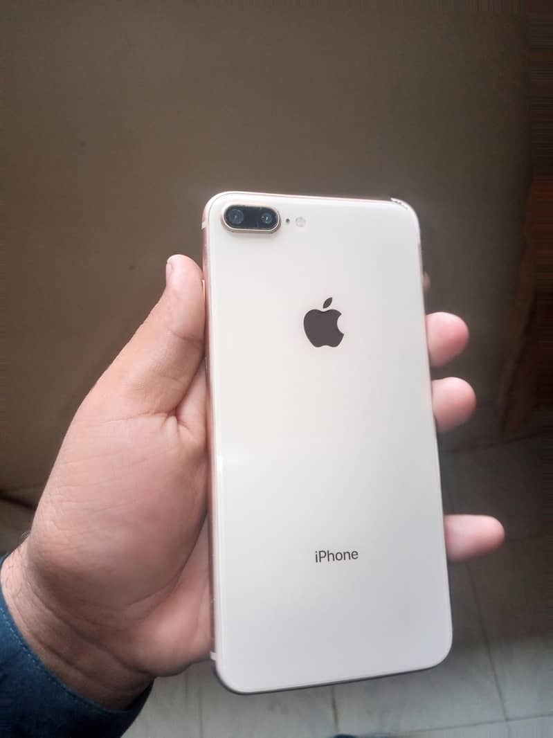 Apple iPhone 8 Plus 0