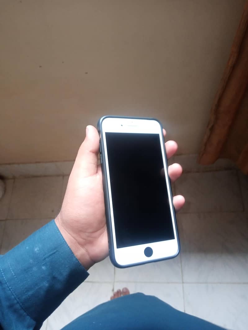 Apple iPhone 8 Plus 3