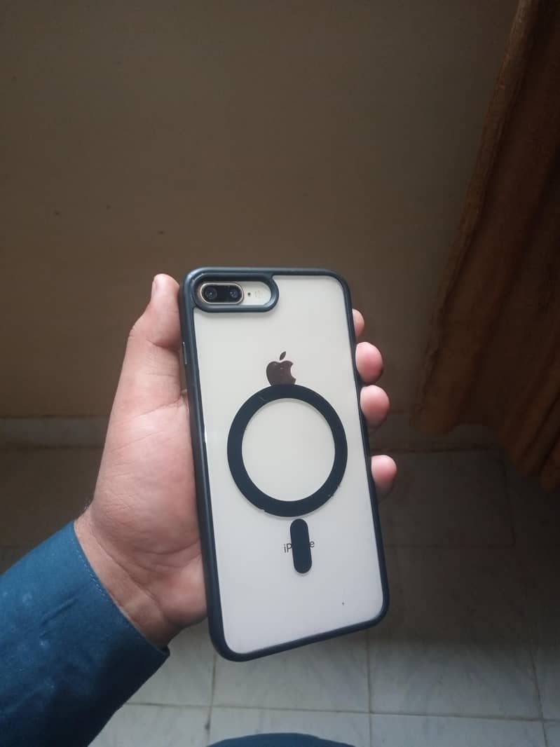 Apple iPhone 8 Plus 4