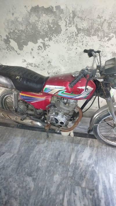 2005 model Hain ingen nhi hua head hua ha baqi All ok ha copy file sat