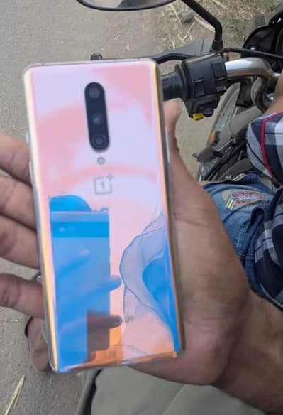 One Plus 8 pta approved 10/9 ok 8/128 exchange bi ho jaye ga