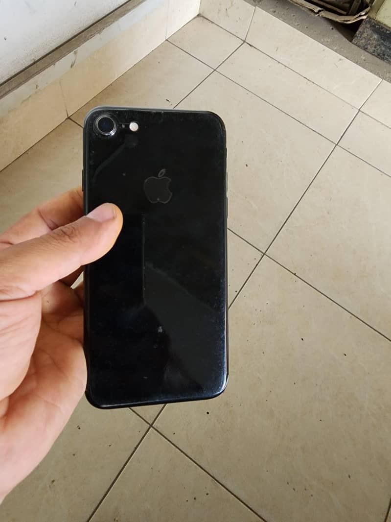 Apple iPhone 7 3
