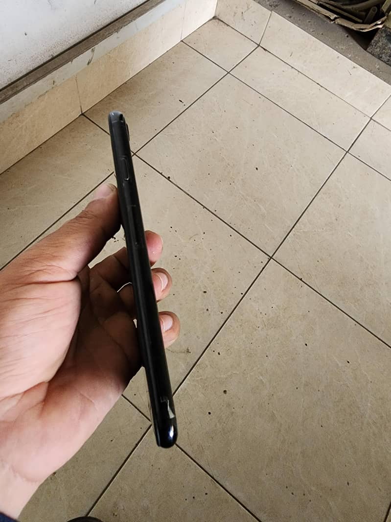 Apple iPhone 7 4