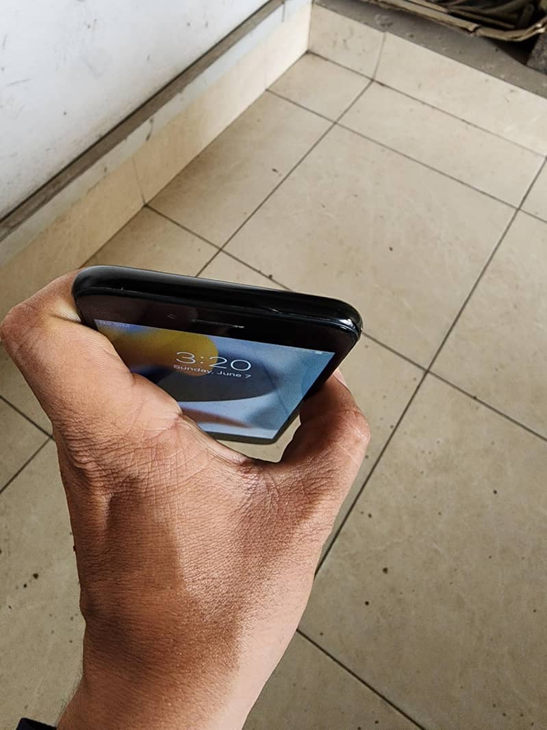 Apple iPhone 7 6