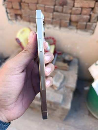 i phone 13 pro Max water pack gnvn 100health bahir ka setha