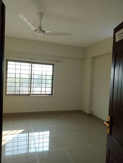 10-Marla 3-Bedroom's Flat *Ground Parking* Tile Flooring (Apartment |Flat) For Sale | Askari 10 Lahore Cantt | @nusratestate