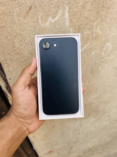 Apple iPhone 16e