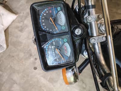 HONDA CG 125 FOR SALE TOTAL GENUINE AND USED LIKE NEW