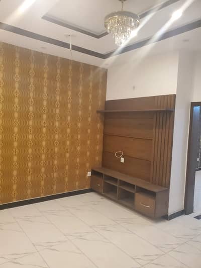 VIP beautiful 5 Marla portion is available for rent in sabzazar Lahore