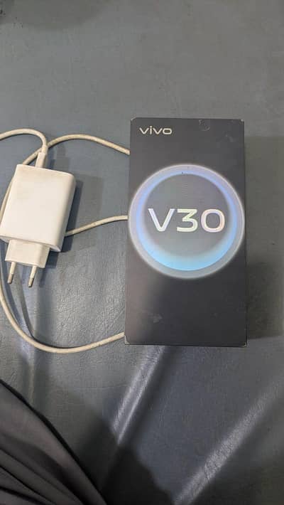 Vivo V30