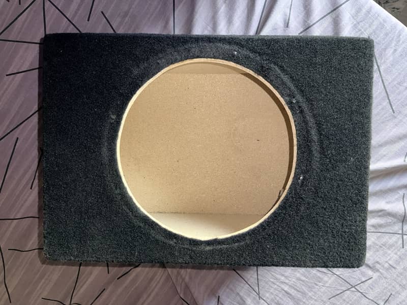 Sub-woofer box 0