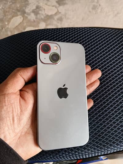 Apple iPhone 13