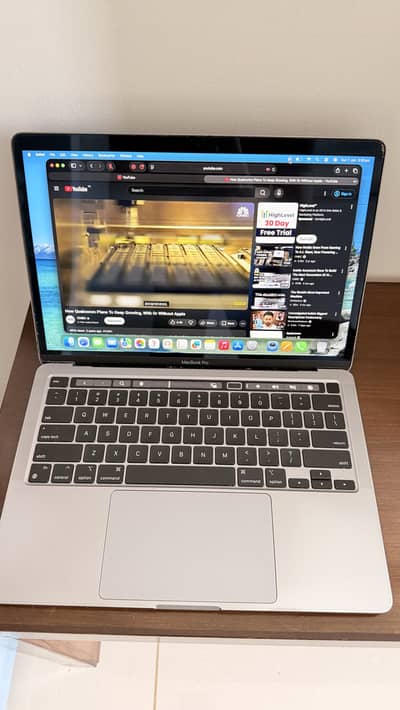 MacBook Pro M1 2020 13 Inch with Touch Bar ( Corrupted Screen )