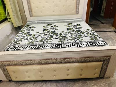 king size bed used condition mint
