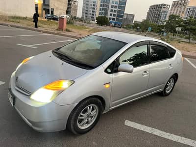 im selling my Toyota prius in perfect running condition